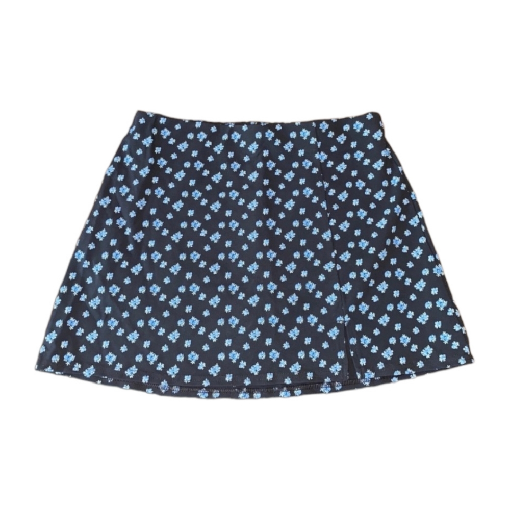 NWT - AE Women’s ‘It’ Knit Floral Skort (Washed Black & Blue Floral Pattern) - Picture 3 of 7